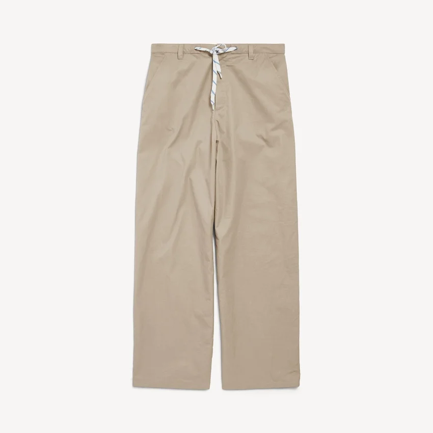Pantalones chinos de hombre en color beige Pantalones chinos de hombre en color beige