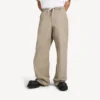 Pantalones chinos de hombre en color beige Pantalones chinos de hombre en color beige