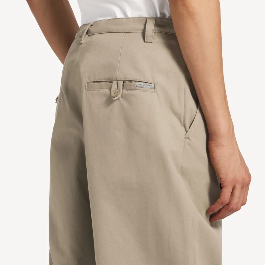 Pantalones chinos de hombre en color beige Pantalones chinos de hombre en color beige