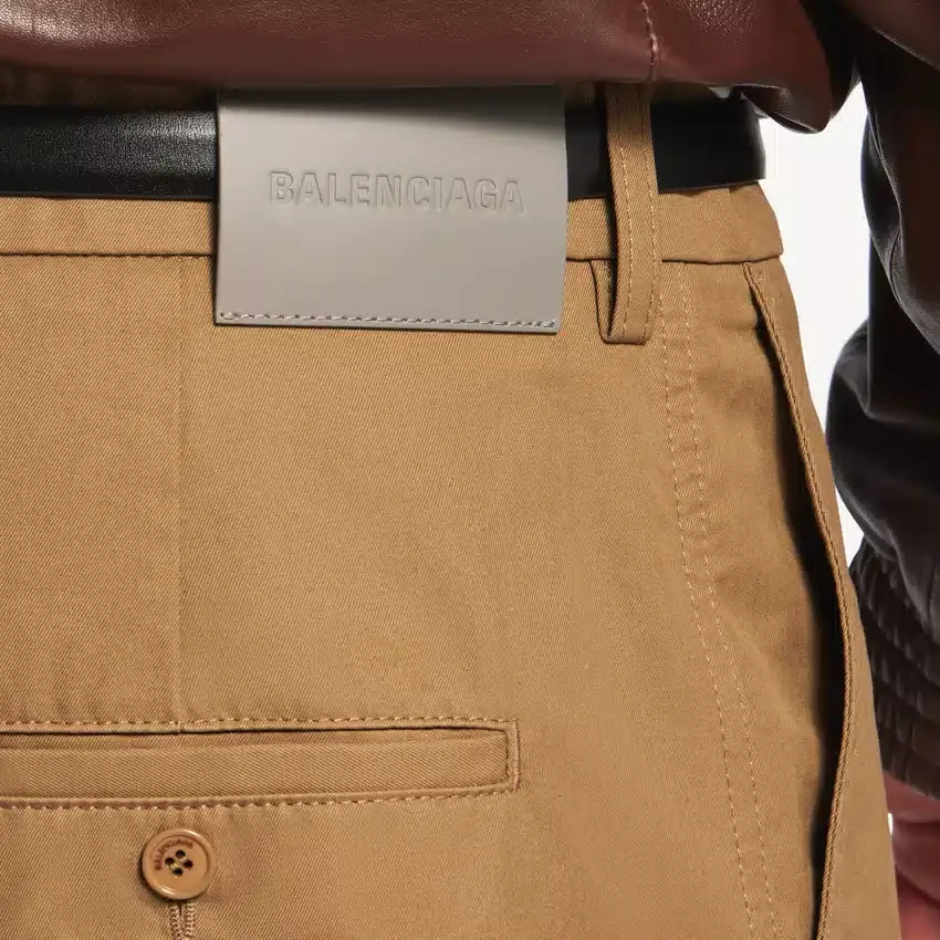 Pantalones chinos de hombre talla L en color camel Pantalones chinos de hombre talla L en color camel