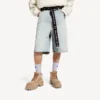 Pantalones cortos de hombre con cinturón en azul claro Pantalones cortos de hombre con cinturón en azul claro