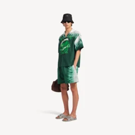 Pantalones cortos de hombre de corte holgado con estampado «extreme tie dye» en verde/blanco
