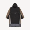 Poncho técnico para hombre en negro Poncho técnico para hombre en negro