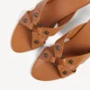 Sandalia urbana de mujer en color camel Sandalia urbana de mujer en color camel