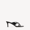 Sandalia urbana para mujer en negro