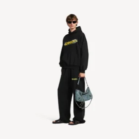 Sudadera con capucha de corte medio «Messy Spray» para hombre, en negro