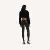 Sudadera con capucha y cremallera corta «Techwear» para mujer en negro Sudadera con capucha y cremallera corta «Techwear» para mujer en negro