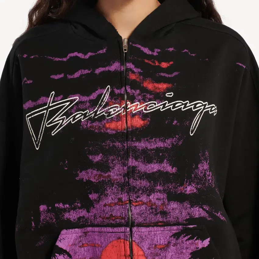 Sudadera con capucha y cremallera «Dream» para mujer en negro Sudadera con capucha y cremallera «Dream» para mujer en negro