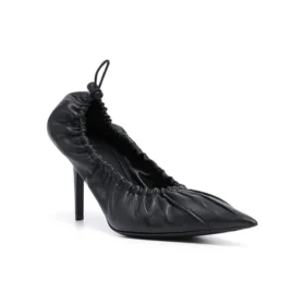 Tacones de aguja con efecto fruncido de 80 mm «Negro» 636612WA2M01000