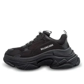 Triple S «Negro» 524036W2CA11000