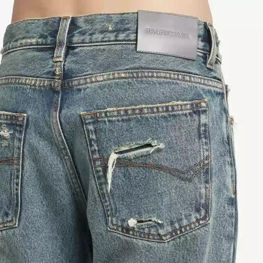 Vaqueros de corte regular para mujer en azul vintage desgastado Vaqueros de corte regular para mujer en azul vintage desgastado