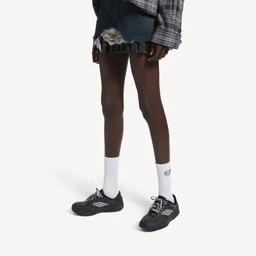 Zapatillas «Hamptons» desgastadas para mujer en negro Zapatillas «Hamptons» desgastadas para mujer en negro
