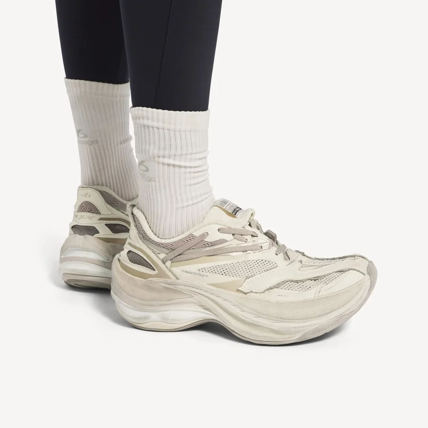 Zapatillas «Jet» para mujer en color cáscara de huevo Zapatillas «Jet» para mujer en color cáscara de huevo