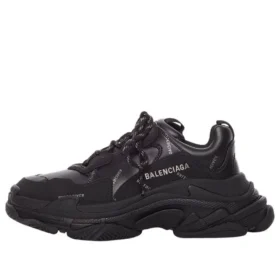 Zapatillas Triple S «Allover Logo – Negro» 536737W2FA21081